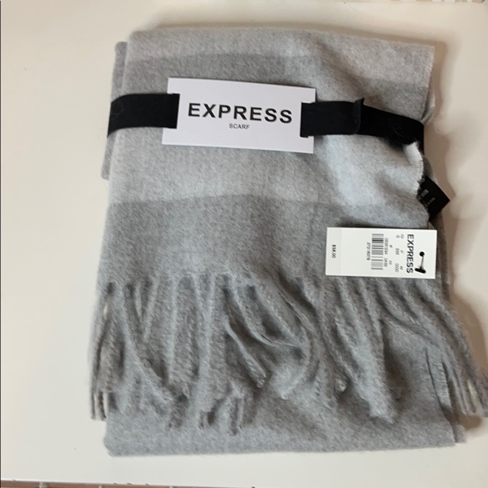 Express Gray Scarf NWT - Picture 2 of 8